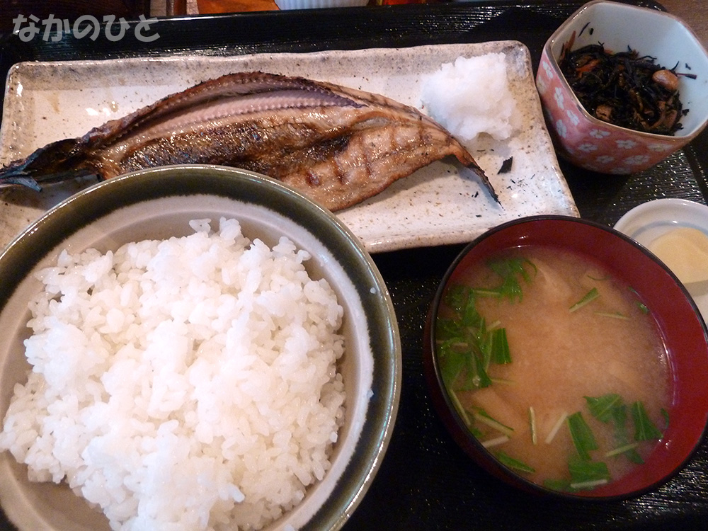 ことぶき食堂のサンマの開き定食