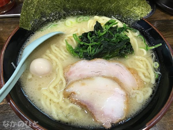 横浜家系ラーメン 中野家 の塩ラーメン