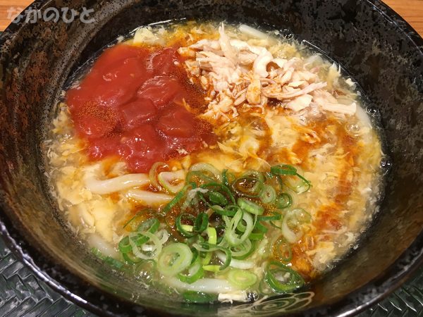 期間限定の鶏とトマトの酸辣湯うどん