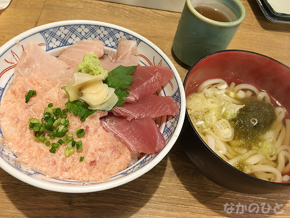 まぐろ三色丼