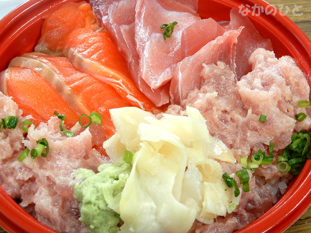 立ち寿司横丁 中野サンモールのお弁当、三色丼