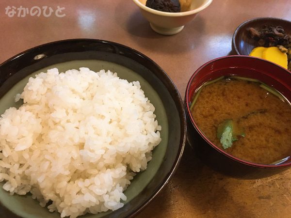 ご飯とお味噌汁