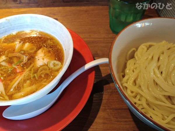 肉煮干しそばさいころのつけ麺