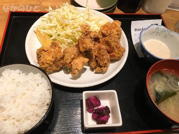 はねあげ中野店の唐揚げ定食