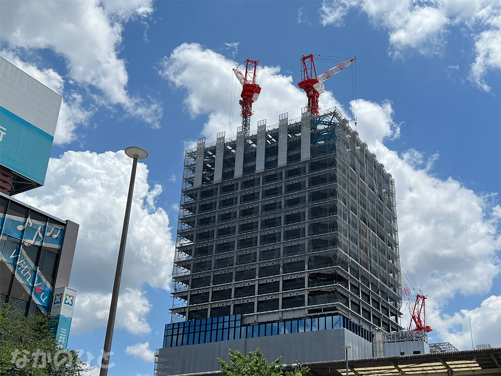 中野駅南口で建設中のビル