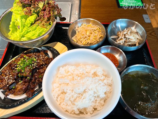 セマウル食堂 肉 中野店のペクパ（熱炭プルコギ）定食