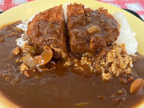 水曜日のサービス、ロースカツカレーの大盛り