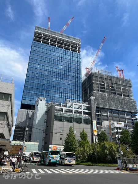 中野駅南口で建設中のビル