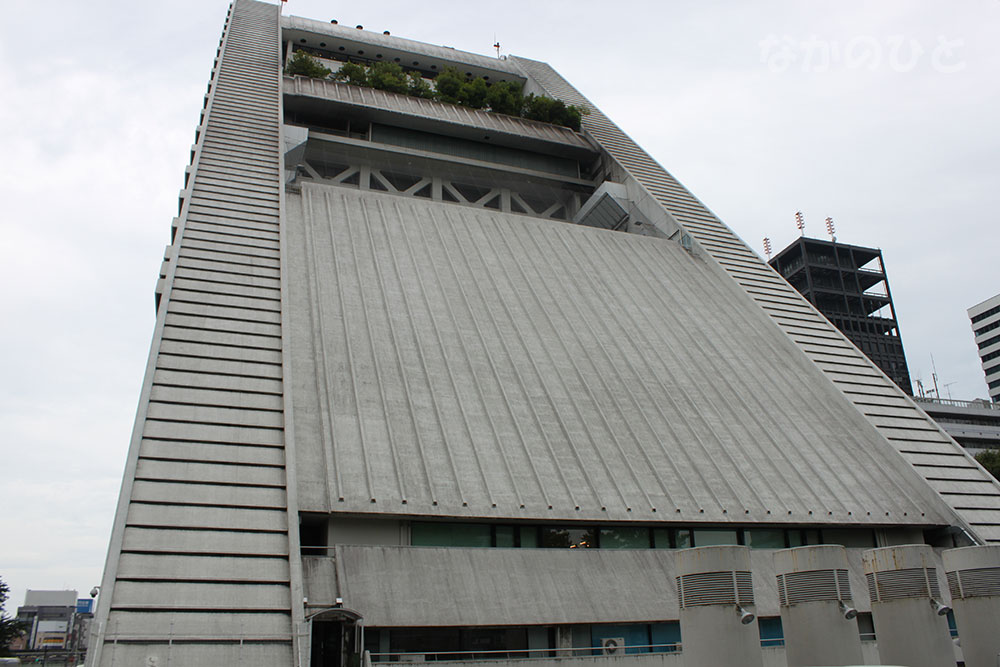 中野サンプラザの裏側