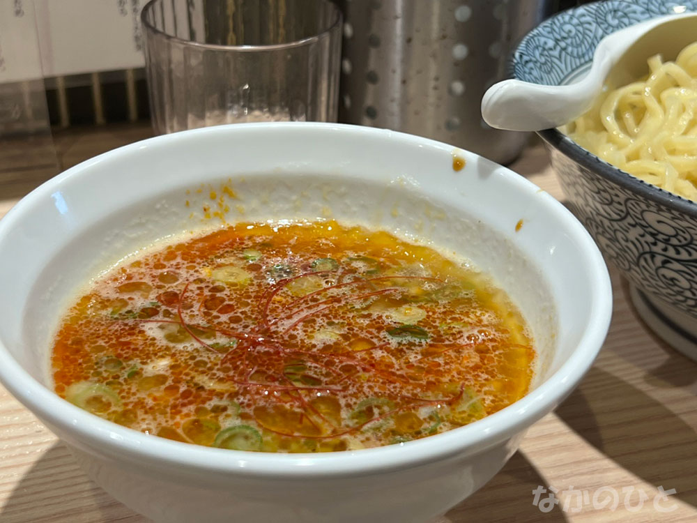 濃厚鶏つけそば辛のスープ